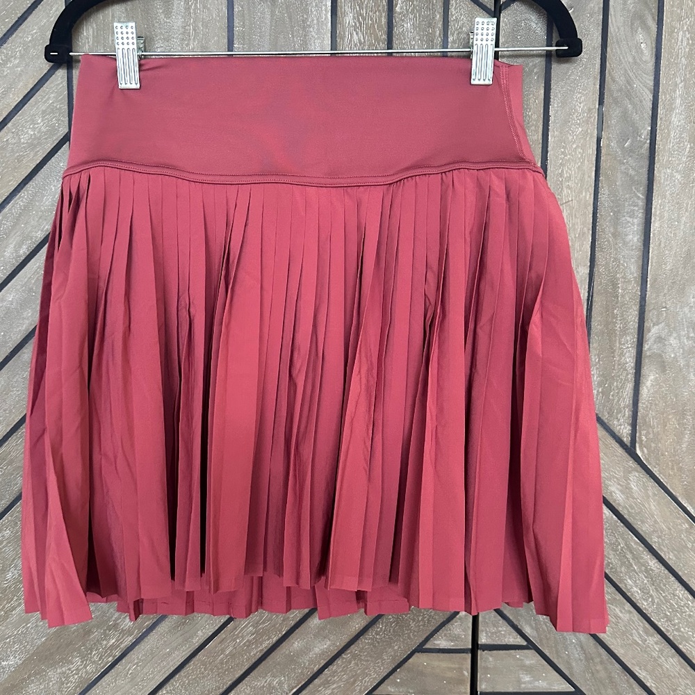 ALO Yoga Pleated Mini Skirt in Dusty Rose - Picture 4 of 7